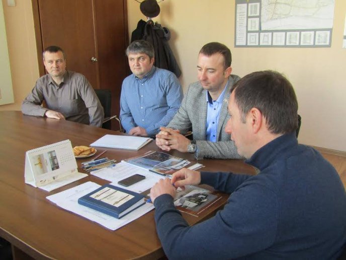 В Ужгороді обговорювали оновлення міського громадського транспорту – 03