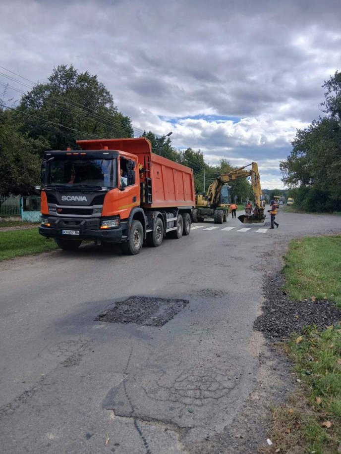 Почали ямковий ремонт ще однієї дороги на Ужгородщині – 01 Почали ямковий ремонт ще однієї дороги на Ужгородщині – 01