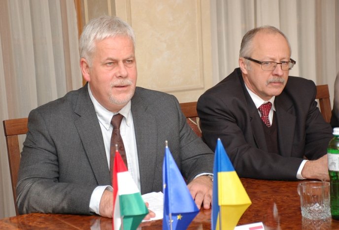 Голова облради Михайло Рівіс зустрівся з угорською делегацією – 01