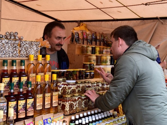 В Ужгороді триває фестиваль молодого вина “Закарпатське Божоле” – 20