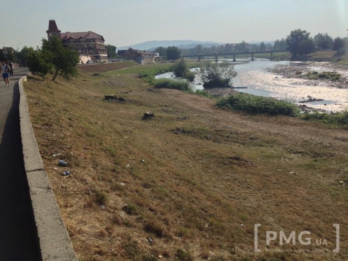 Після відпочинку мукачівці перетворили набережні Латориці на сміттєзвалище – 04