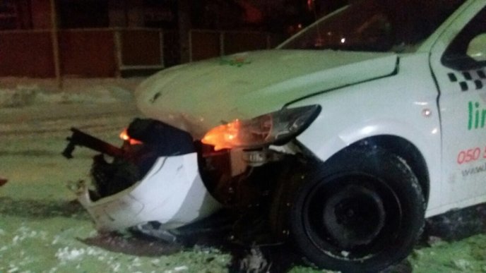 Через нечищені від снігу дороги в Ужгороді сталась ДТП – 04