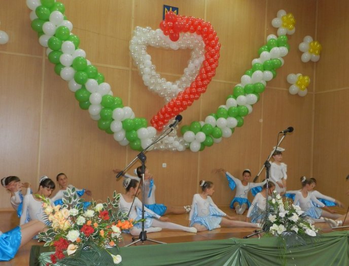 У своє професійне свято медикам знову пообіцяли більше грошей (ФОТО) – 01 У своє професійне свято медикам знову пообіцяли більше грошей (ФОТО) – 01