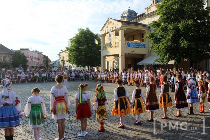 У центрі Мукачева стартував Всеукраїнський фестиваль "Смарагдові витоки" – 04