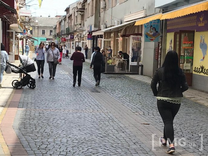 Відкрили літні майданчики кафе і ресторанів: які заклади вже працюють у Мукачеві – 03