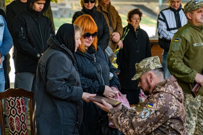 Троє дітей втратили батька: на Закарпатті поховали Героя – 04 Троє дітей втратили батька: на Закарпатті поховали Героя – 04