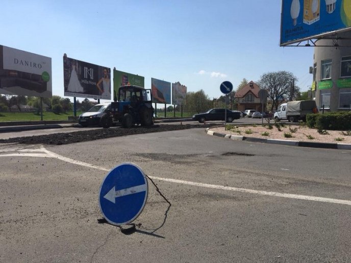 У Мукачеві розпочали поточний ремонт одного з перехресть – 01