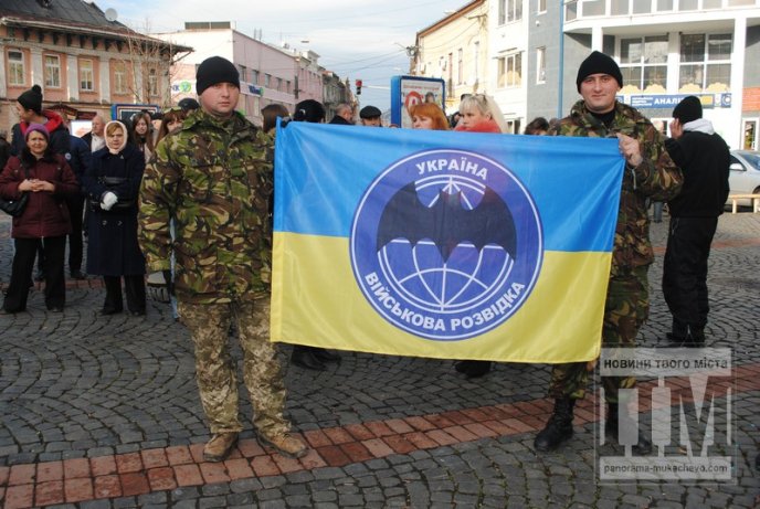 У Мукачеві з оплесками зустрічали героїв-бійців 128-ої бригади (ФОТОРЕПОРТАЖ) – 15