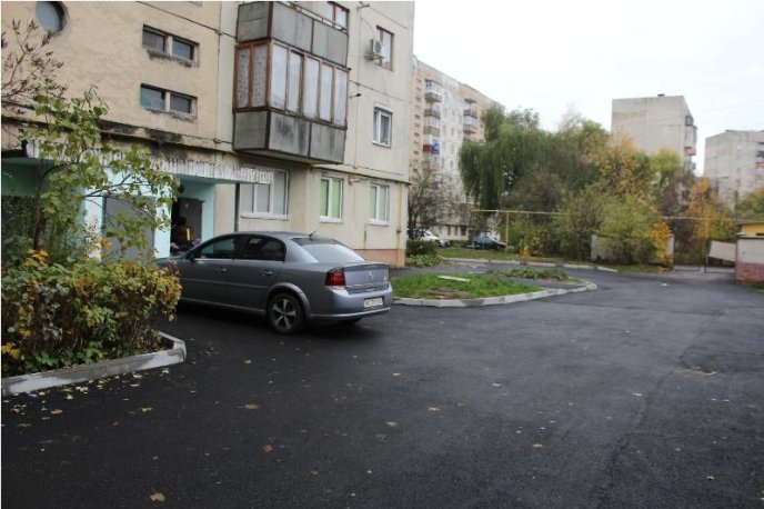 Роботи завершують за 15 адресами: у Мукачеві прозвітували за ремонт внутрішньоквартальних проїздів – 03