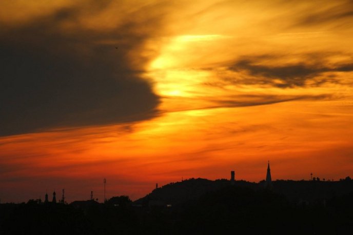 Червоне небо над Мукачевом вразило своєю красою – 09