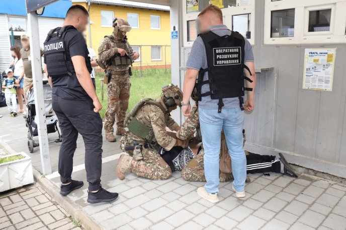 Затримано закарпатця, який хотів перепродати дитину в ЄС за 25 тисяч доларів – 01 Затримано закарпатця, який хотів перепродати дитину в ЄС за 25 тисяч доларів – 01