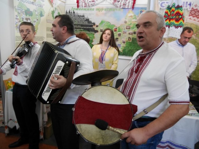 В Ужгороді стартувала найбільша туристична виставка області – 15