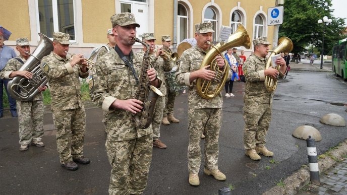 У Мукачеві попрощалися із полеглим Героєм  – 02