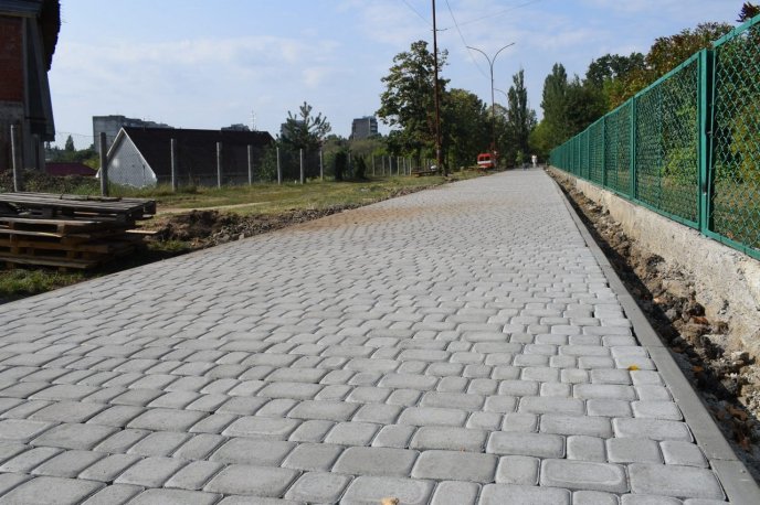 В Ужгороді триває ремонт внутрішньоквартальних територій – 01