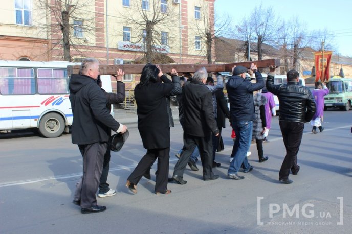 У Мукачеві католики двох обрядів пройшли Хресну Дорогу – 05 У Мукачеві католики двох обрядів пройшли Хресну Дорогу – 05