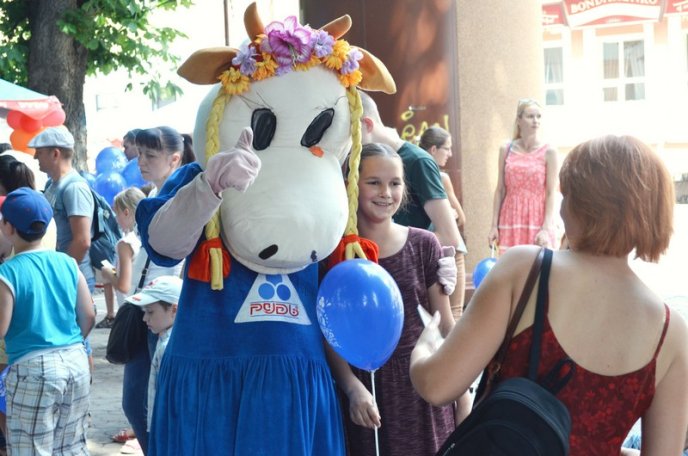 В Ужгороді дітям організували солодке свято – 22