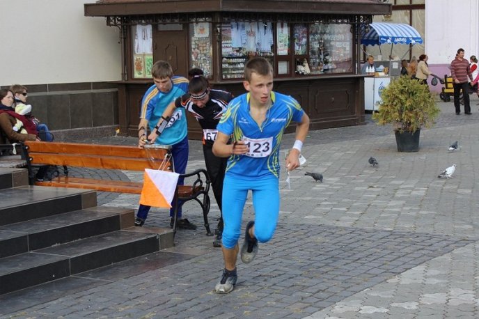 Ужгородом та районом бігають орієнтувальники на міжнародних змаганнях «Кубок Дружби - 2013» та чемпіонаті України з багатоборств (ФОТО) – 16