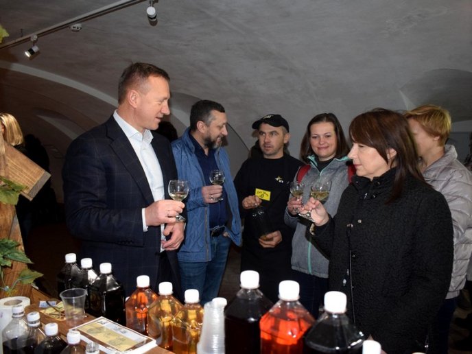 В Ужгороді триває фестиваль молодого вина “Закарпатське Божоле” – 36