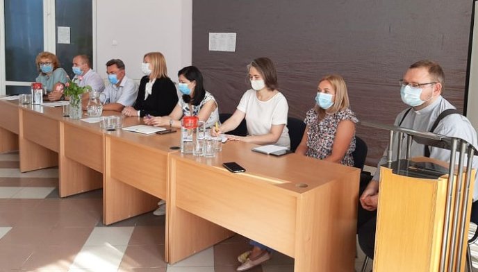 Внутрішні переселенці взяли участь у роботі школи інтеграції в Ужгороді – 02