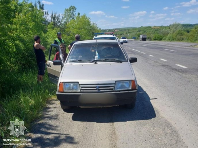 Патрульні розповіли про випадок поблизу села Нижнє Солотвино – 02