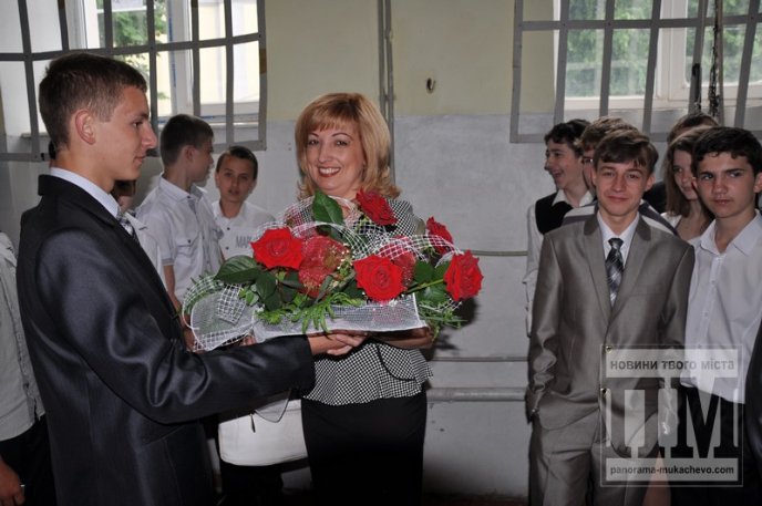 У мукачівській ЗОШ №20 відбулось свято "Останнього дзвоника" (ФОТО) – 28