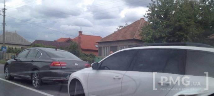 Через аварію у Ракошині утворилися величезні затори – 03 Через аварію у Ракошині утворилися величезні затори – 03