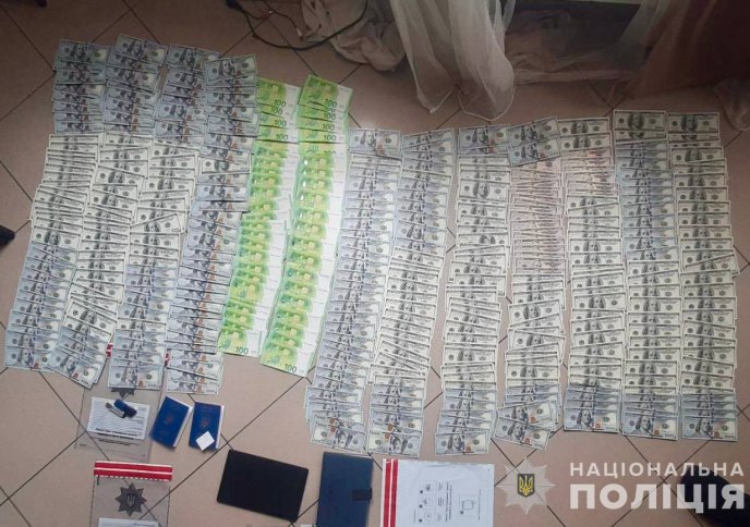 100 тисяч доларів прибутку на тиждень: поліцейські ліквідували масштабну мережу шахрайських кол-центрів – 11 100 тисяч доларів прибутку на тиждень: поліцейські ліквідували масштабну мережу шахрайських кол-центрів – 11