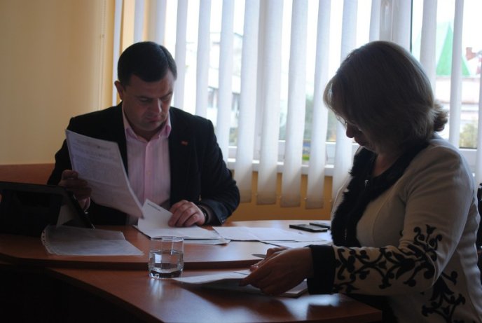 Мукачівці звернулися до народного депутата Валерія Пацкана зі своїми проблемами (ФОТО) – 02 Мукачівці звернулися до народного депутата Валерія Пацкана зі своїми проблемами (ФОТО) – 02