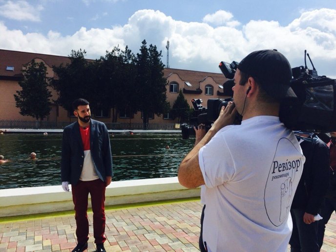 Ревізора "Нового каналу" шокував термальний басейн у Берегові – 02