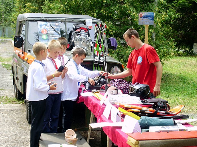 Під час фестивалю «Лемківська ватра» великоберезнянські рятувальники провели акцію «Запобігти. Врятувати. Допомогти» – 03