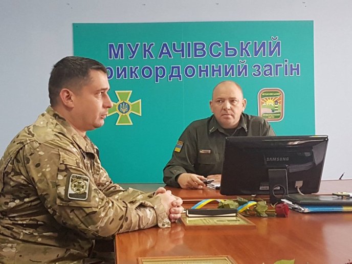 Важкопоранений боєць АТО із Мукачева отримав нагороду від Петра Порошенка – 04