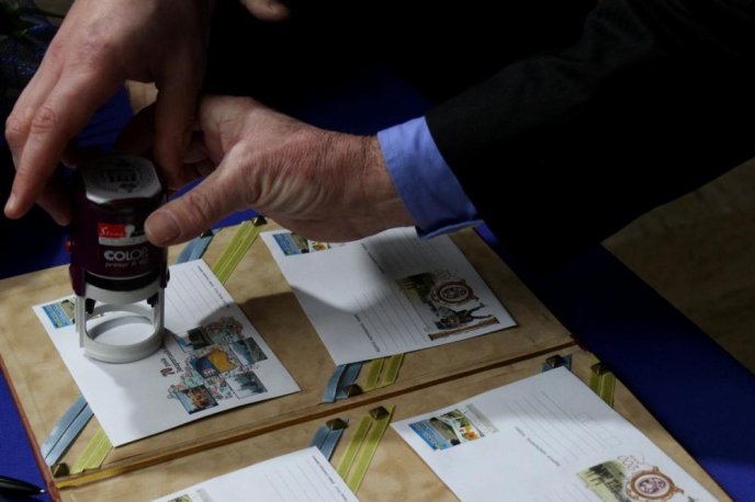 В Ужгороді представили оригінальні марку та конверт, виготовлені до 70-річчя створення Закарпатської області – 04