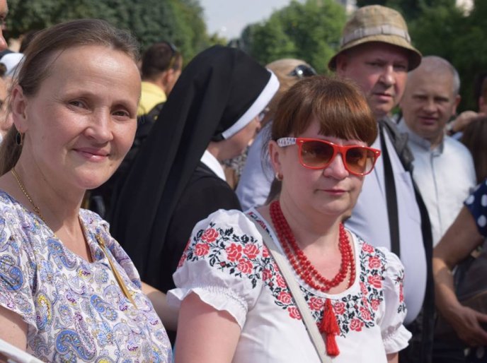 В Ужгороді проходить хода на захист сімейних цінностей – 07