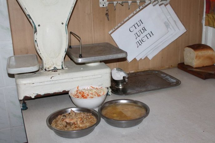 Таргани та оголені дроти: представників прокуратури шокували жахливі умови утримання в’язнів у Закарпатській УВП №9 – 13