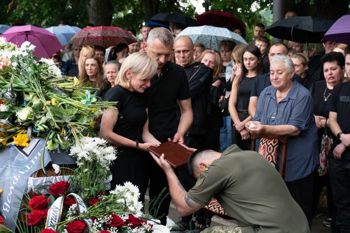 Закарпаття попрощалось із молодим захисником – 07