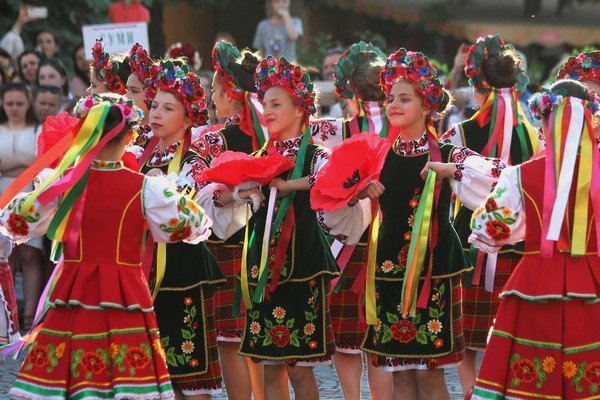 У Мукачеві урочисто відкрили Міжнародний дитячо-юнацький фестиваль "Смарагдові витоки" – 08