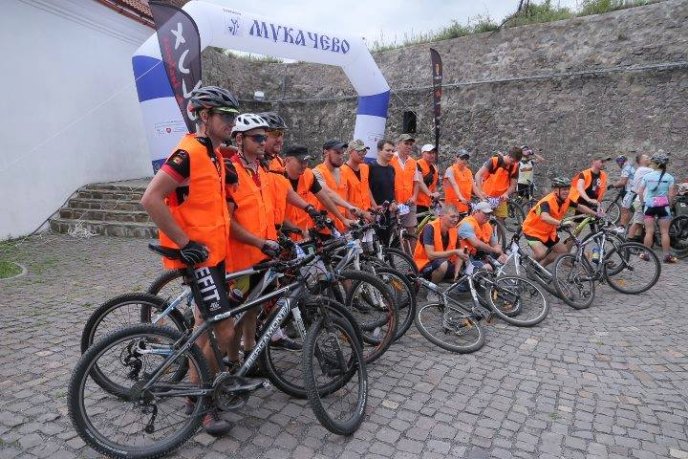 У Мукачеві стартувала велогонка «Три замки Закарпаття» – 02