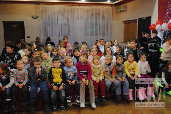 Святий Миколай завітав до діток села Дерцен (ФОТО) – 01