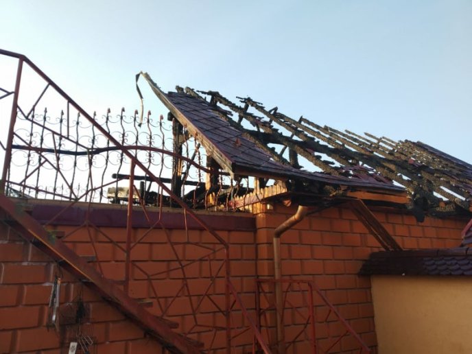 Вночі рятувальники кілька годин ліквідовували пожежу – 03