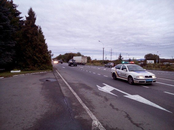 Вулицями Закарпаття рухалась колона військової техніки – 03