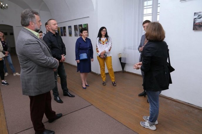 У Мукачеві презентували фотовиставку "Політика тіла" – 01 У Мукачеві презентували фотовиставку "Політика тіла" – 01