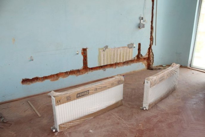 У Мукачеві триває реконструкція Будинку школярів – 14