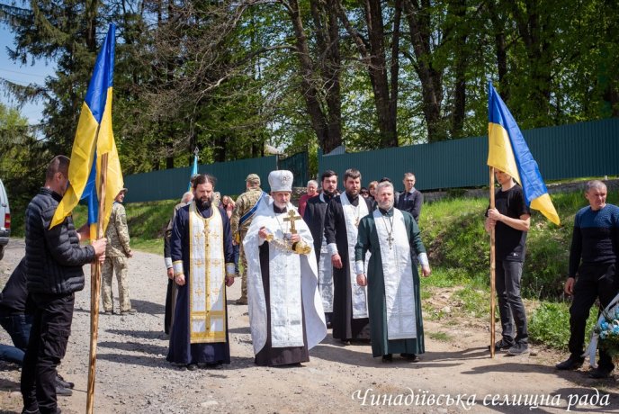 На Мукачівщині поховали загиблого на війні Героя Віктора Іньшина – 05