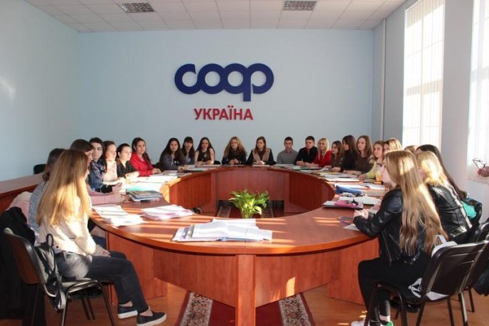 Десант з УжНУ "висадився" у Мукачівському кооперативному коледжі – 04