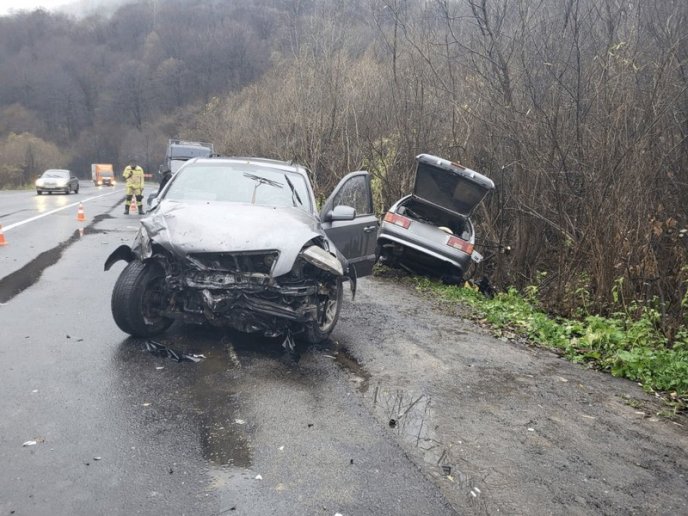 На Закарпатті сталась страшна аварія. Загинуло двоє людей – 02 На Закарпатті сталась страшна аварія. Загинуло двоє людей – 02