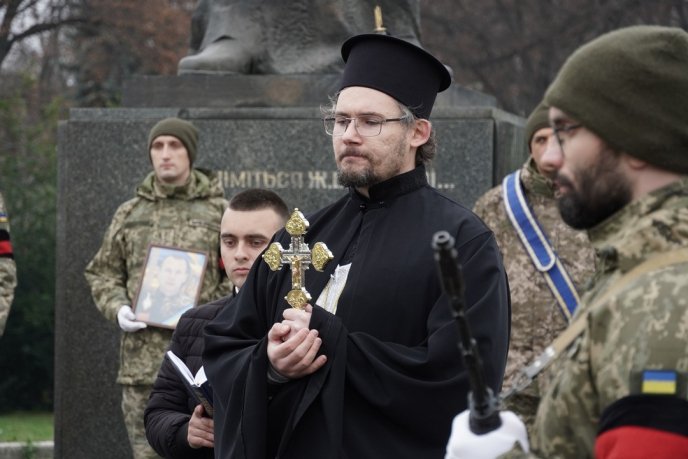 Поховали добровольця, який із 2022 року захищав Україну на фронті – 07