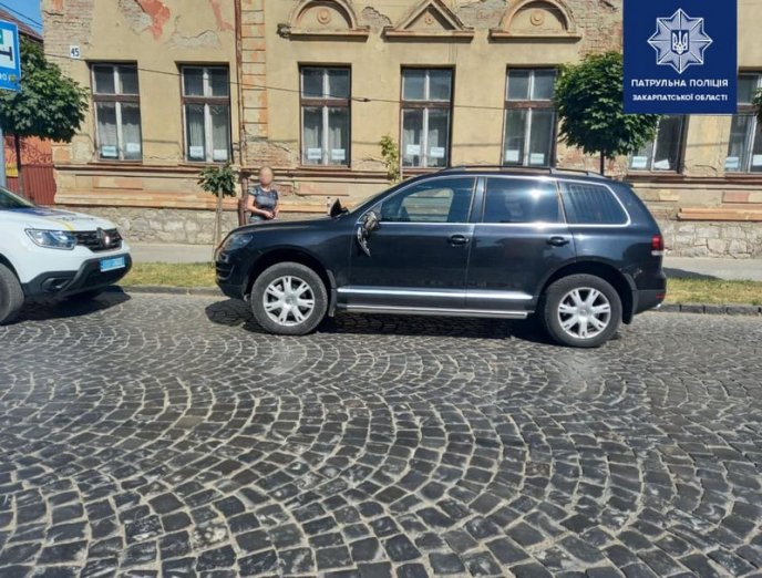 У центральній частині Мукачева сталась ДТП. Винуватець утік – 01 У центральній частині Мукачева сталась ДТП. Винуватець утік – 01