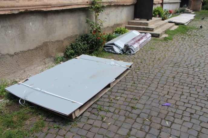 На одній з багатоповерхівок Мукачева відремонтують дах – 02