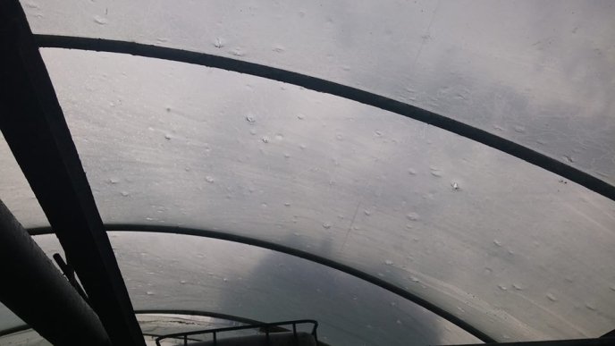 Побиті дахи будинків, вікна, автомобілі: негоду на Виноградівщині вже назвали "катастрофічною" – 08 Побиті дахи будинків, вікна, автомобілі: негоду на Виноградівщині вже назвали "катастрофічною" – 08