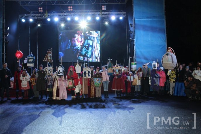 Яскраве святкування Дня святого Мартина у Мукачеві: парад ліхтариків, лицарські бої та вогняне шоу – 78 Яскраве святкування Дня святого Мартина у Мукачеві: парад ліхтариків, лицарські бої та вогняне шоу – 78